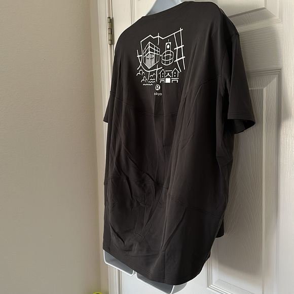 LULULEMON Tokyo Back in Action Tee Top Grey 6 🩶 - Picture 6 of 6